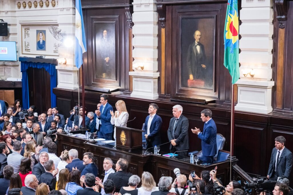 
Diputados y senadores del peronismo participaron de la nueva apertura de sesiones ordinarias encabezada por Kicillof. 