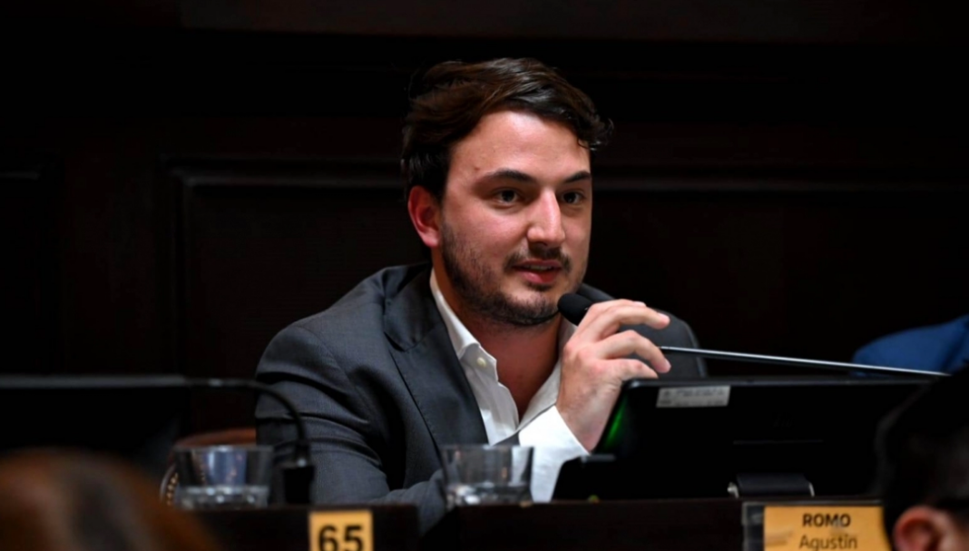 
Con Romo a la cabeza, diputados de la oposición impulsaron un proyecto para sanear el IOMA y cuestionaron a Kicillof por falta de precisiones en la Asamblea Legislativa.