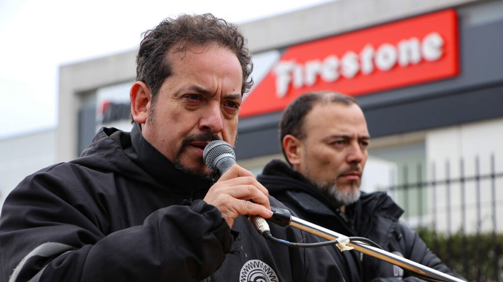 El secretario gremial de SUTNA, Alejandro Crespo, anunció un paro total de actividades por los despidos en FATE. 