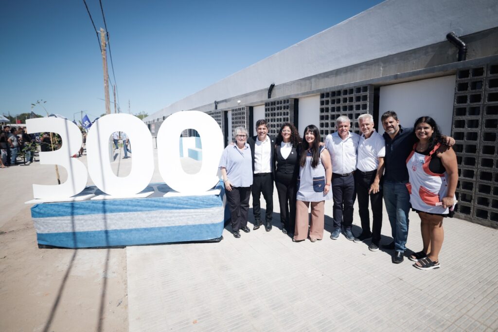 El gobernador bonaerense, Axel Kicillof, sacó pecho en Berazategui, tras inaugurar el edificio educativo N°300 de su gestión al frente de la provincia de Buenos Aires. Los detalles. 