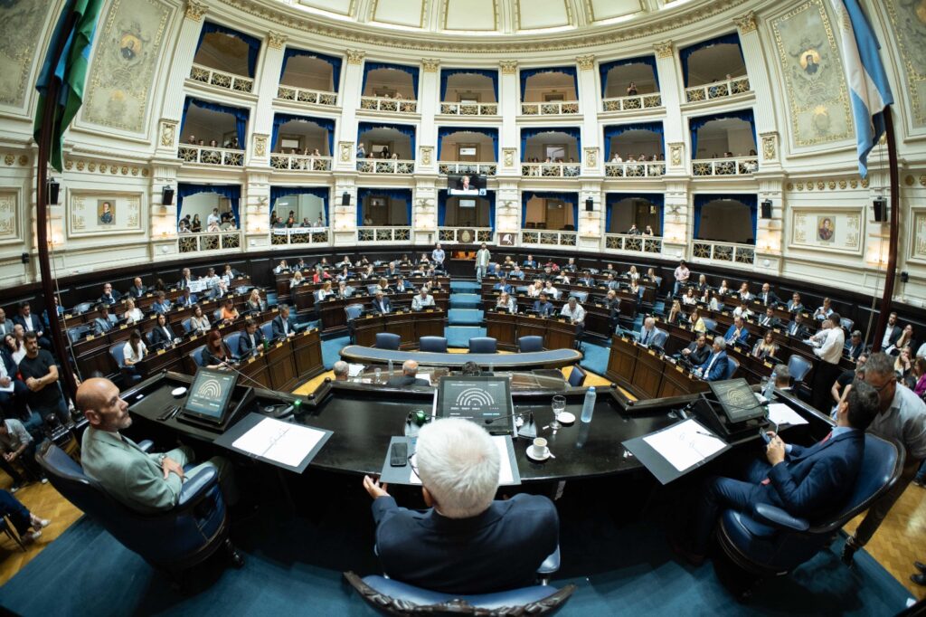 La emisión de letras del Tesoro forma parte de la ley de endeudamiento aprobada por la Legislatura bonaerense a fines de 2025.