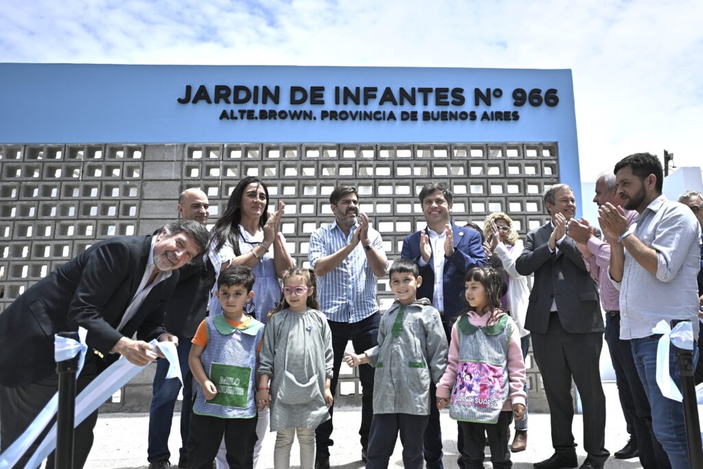 El Gobierno de Kicillof busca garantizar que el 100% de los niños y niñas de 3 años acudan a la primera sala de jardín desde 2027. 