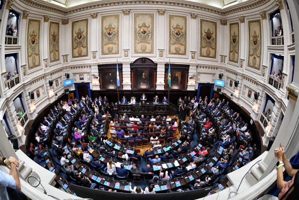 El proyecto de Macha busca crear un espacio específico en el Senado bonaerense para abordar la agenda de mujeres y diversidades, una demanda que distintos sectores políticos plantean desde hace años.