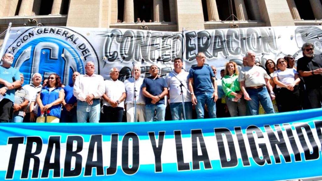 La CGT formalizó una presentación judicial para intentar frenar la reforma laboral promulgada por el Gobierno nacional. 