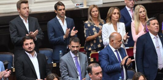 La Libertad Avanza ingresó un proyecto en ambas Cámaras para declarar de "interés legislativo" la iniciativa de reducir y eliminar tasas en 116 municipios bonaerenses.