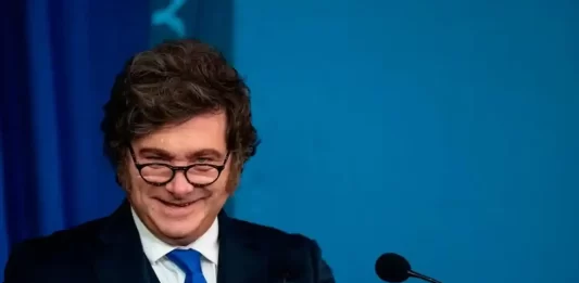 El presidente Javier Milei disertó en una universidad judía en Nueva York, desde donde volvió a apoyar a Donald Trump y pidió terminar con Irán.