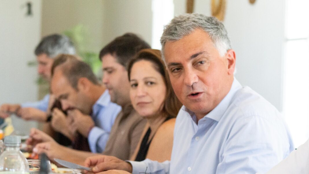 El diputado nacional y armador bonaerense libertario, Sebastián Pareja, encabezó un encuentro con legisladores bonaerenses y coordinadores distritales de la Segunda Sección Electoral.
