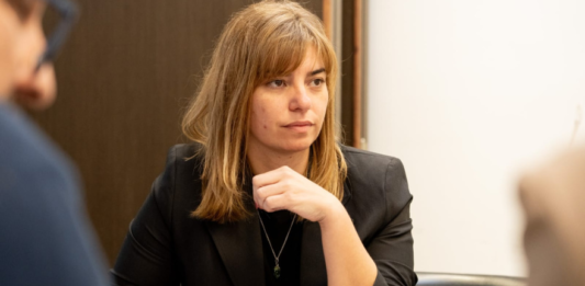 La diputada bonaerense, Romina Braga, exige reforzar los mecanismos de control ante el avance de la ciberludopatía infantil. Entérate los detalles del proyecto de ley.