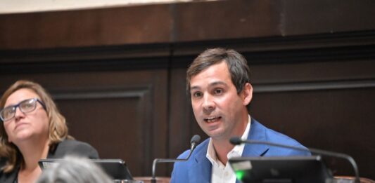 El diputado bonaerense, Valentín Miranda, insta al gobernador de la provincia de Buenos Aires, Axel Kicillof, a convocar con urgencia al Concejo Provincial de Seguridad Pública.