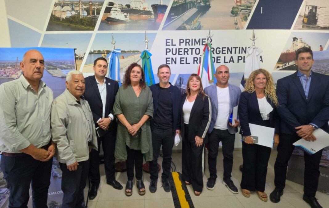 La titular del Consorcio de Gestión del Puerto la Plata, Susana González, encabezó junto con ministros provinciales la presentación del Plan Quinquenal 2025-2029.