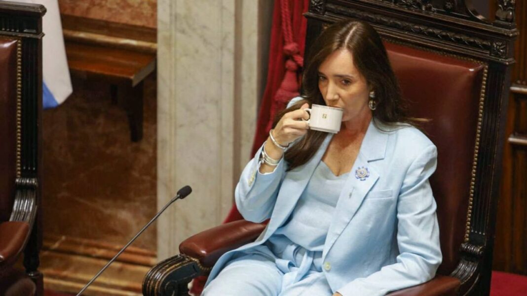 Victoria Villarruel presentó una denuncia penal contra el diputado Luis Petri por delitos vinculados a calumnias, injurias y atentados contra el orden público.