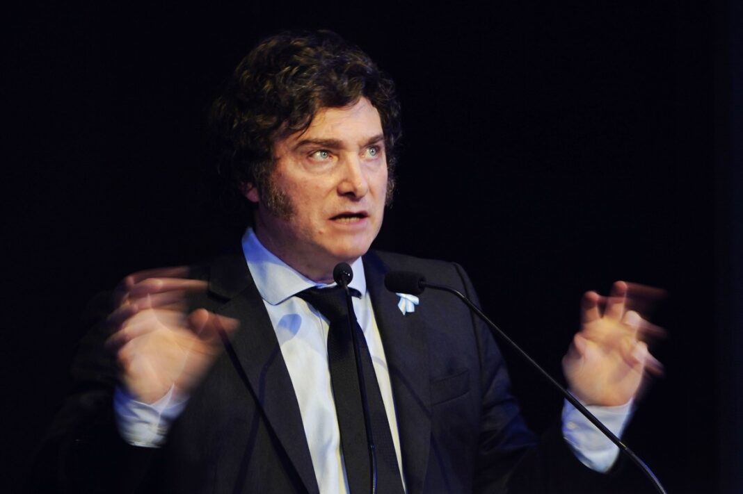 El presidente Javier Milei volverá a viajar al exterior el próximo jueves para participar del Foto Económico de Madrid, en donde mantendrá encuentros con el líder de VOX, Santiago Abascal.