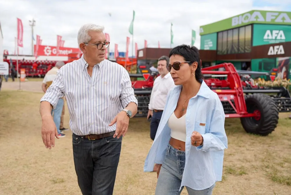 Mayra Mendoza recorrió Expoagro en San Nicolás junto al exministro de Agricultura, Julián Domínguez y mantuvo encuentros con referentes del sector agroindustrial.