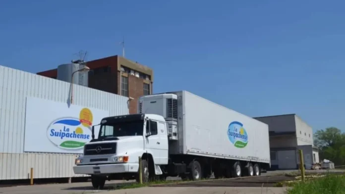 El senador Fernando Coronel expresó su preocupación ante el cierre de La Suipachense y solicitó al Ejecutivo provincial que interceda para impedir la perdida de puestos de trabajo. 