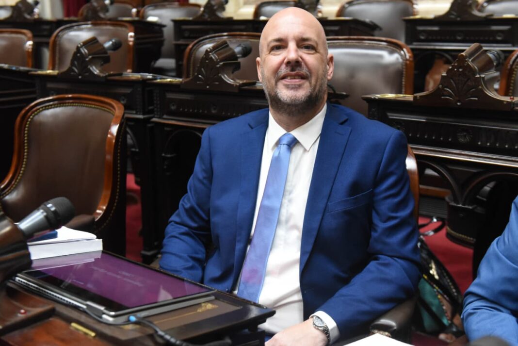 El diputado nacional de La Libertad Avanza, Alejandro Carrancio, destrozó el proyecto de La Cámpora para frenar las leyes de Milei en la provincia de Buenos Aires.