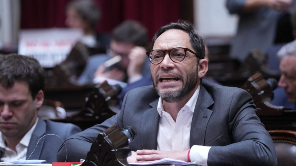El diputado, Maximiliano Ferraro, convocó a una conferencia de prensa por la causa $LIBRA, tras un intercambio con Sandra Pettovello. 