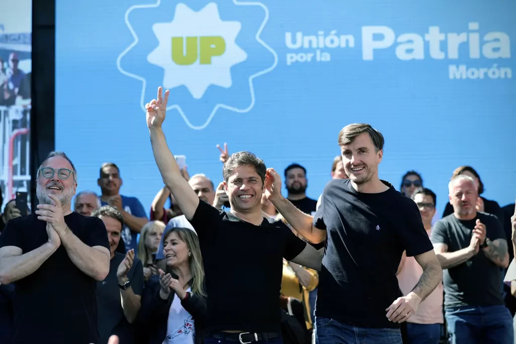 
Axel Kicillof y Lucas Ghi, el intendente de Morón que impulsó la lista axelista que se quedó con la conducción del PJ local. 