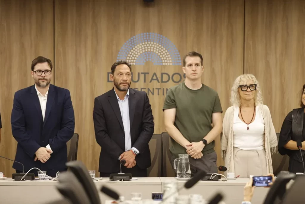 Legisladores nacionales de la comisión investigadora adelantaron que denunciarán al fiscal Eduardo Taiano por encubrir las pruebas en el caso $LIBRA. 