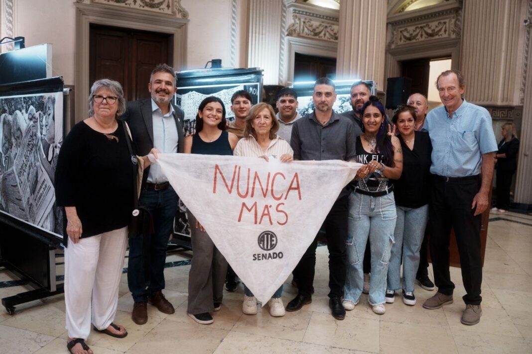 Como parte de las actividades por el Mes de la Memoria, el Senado bonaerense inauguró la muestra muestra fotográfica “Madres de Plaza de Mayo y la Resistencia Popular”.