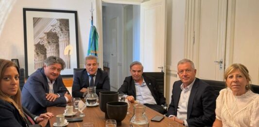 Legisladores bonaerenses del bloque Unión y Libertad se reunieron con Miguel Ángel Pichetto y Emilio Monzó. ¿Nace un frente anti Milei?.