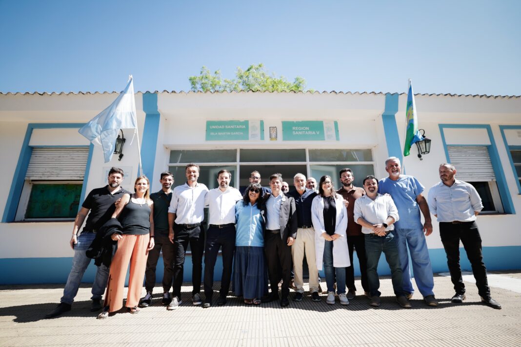 El gobernador bonaerense, Axel Kicillof, inauguró este viernes una nueva red de distribución de agua potable en la Isla Martín García.