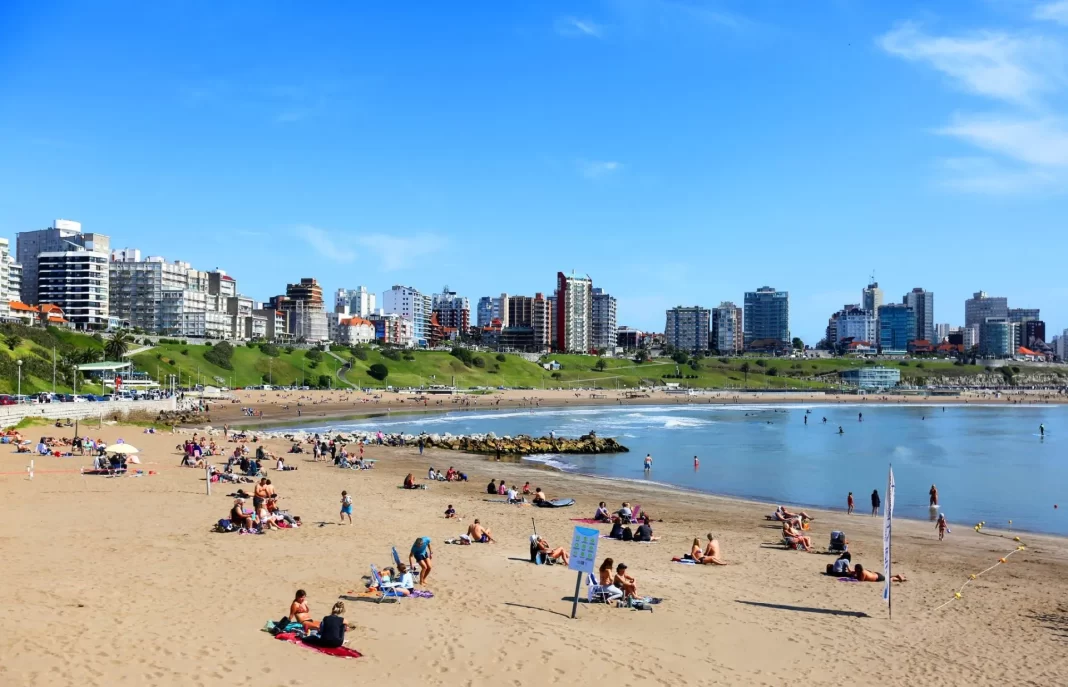 Hoteleros y gastronómicos de Mar del Plata encendieron las alarmas por la baja ocupación del fin de semana largo y esperan remontar en Semana Santa.
