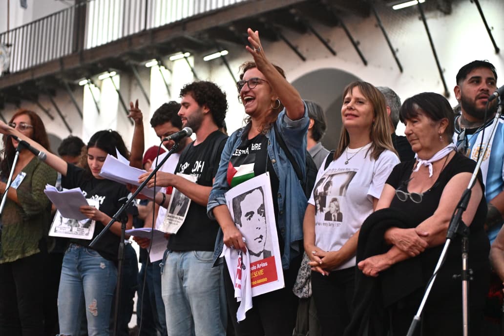 La diputada del FIT-U, Vanina Biasi, participó de la movilización por el 24 de marzo y reivindicó las consignas históricas de derechos humanos.