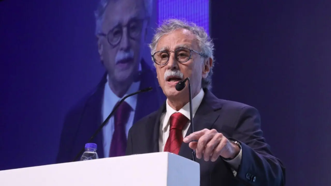 Mario Lugones realizó cambios radicales en el Ministerio de Salud con una reestructuración las áreas administrativas y de discapacidad.