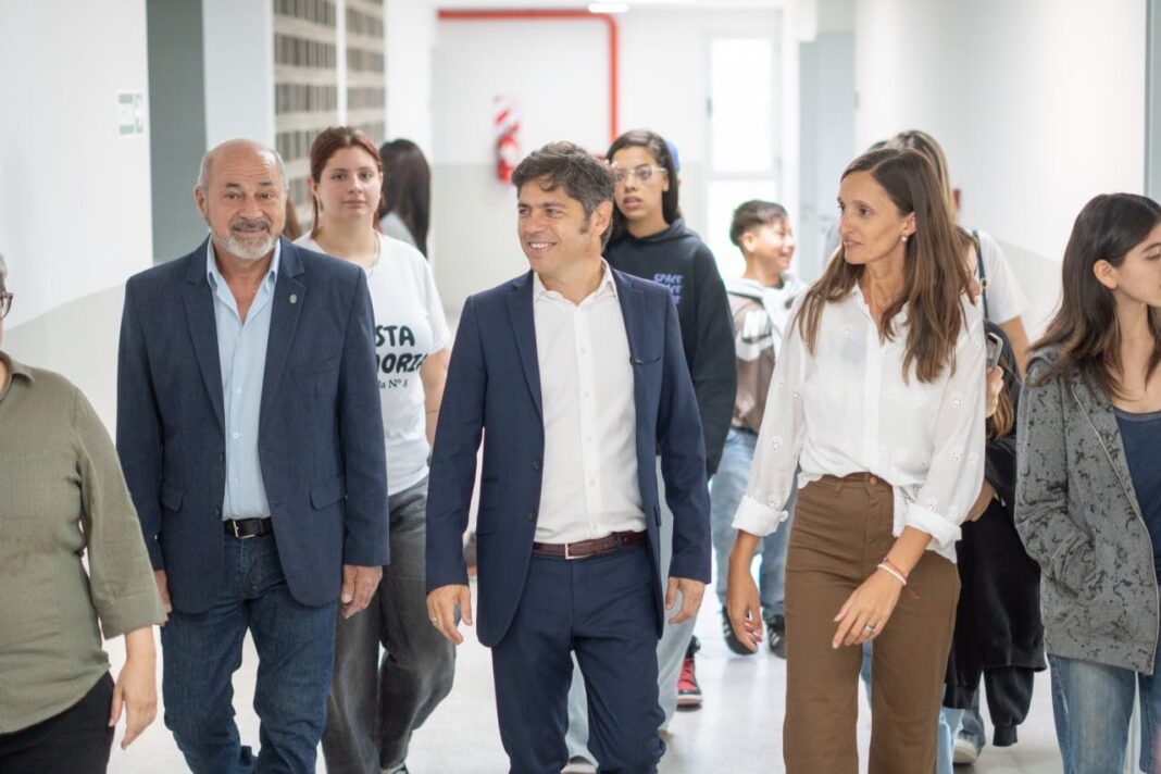El gobernador bonaerense, Axel Kicillof, encabezó este jueves el acto de inauguración del nuevo edificio de la Escuela Secundaria N°8 del municipio de Ensenada. Todos los detalles.
