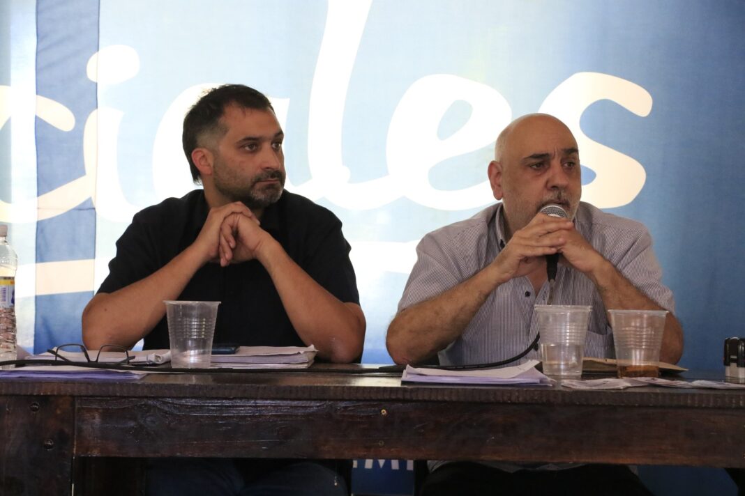Los judiciales bonaerenses también se pliegan al reclamo de los docentes para adelantar la fecha de cobro, ante el feriado XXL. Todos los detalles.