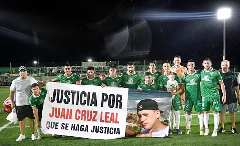 Al igual que la senadora Mónica Macha, distintos organismos y equipos de futbol exigen justicia por Juan Cruz Leal, víctima de gatillo fácil en la localidad de Ituzaingó. 