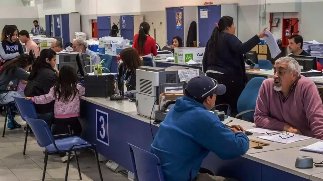 Javier Milei oficializó las remuneraciones máximas entre enero y mayo para empleados estatales, médicos y residentes de hospitales públicos de todo el país.