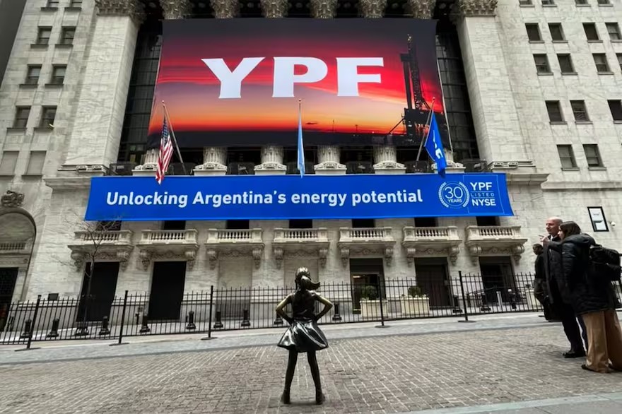 El fallo en Nueva York anuló la condena contra la Argentina, pero el litigio por YPF continúa abierto con nuevas instancias judiciales en Estados Unidos y posibles derivaciones internacionales.