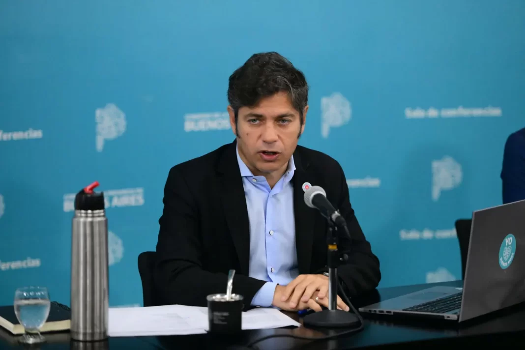 Axel Kicillof cuestionó a Milei tras el fallo por YPF, criticó la reacción del Gobierno y advirtió que la postura oficial puede afectar la defensa del país.