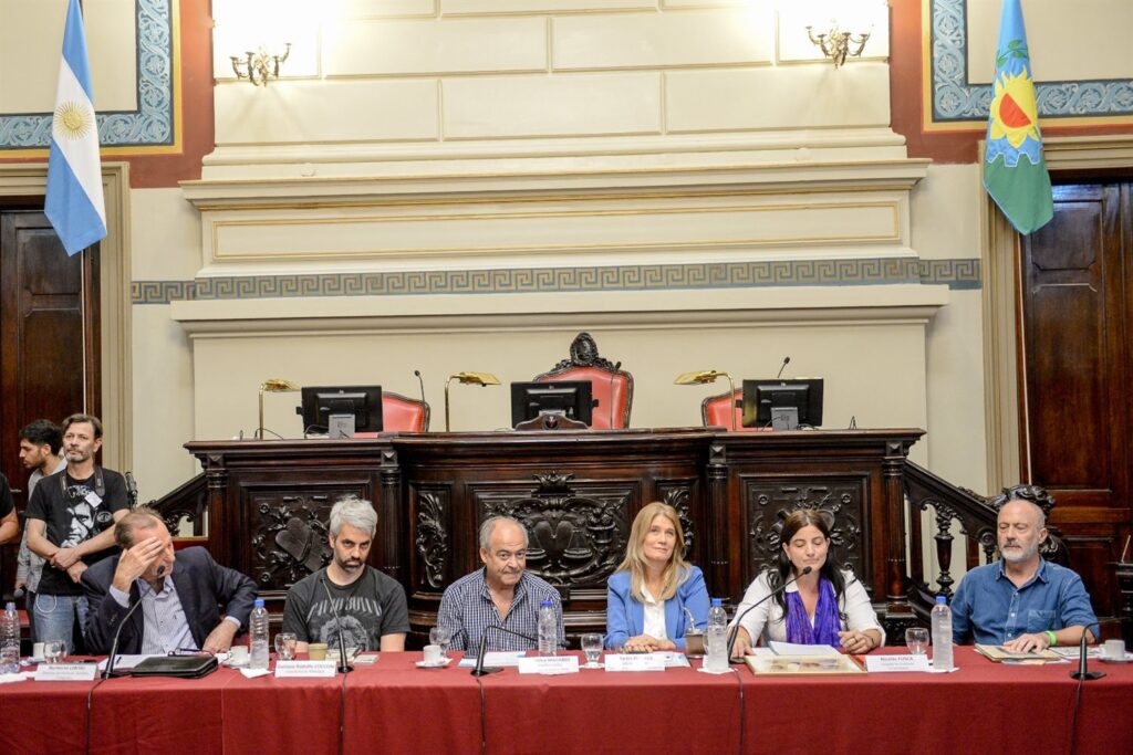 Senado bonaerense: el conversatorio fue organizado por la Dirección de Políticas Sociales Integrales de la Cámara alta, a cargo de Norberto Liwsky.