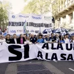Otro revés judicial para Milei: la Justicia exige aplicar la ley de financiamiento universitario La Justicia ordenó al Gobierno aplicar la ley de Financiamiento Universitario y rechazó la apelación oficial, al considerar bajo su impacto fiscal.