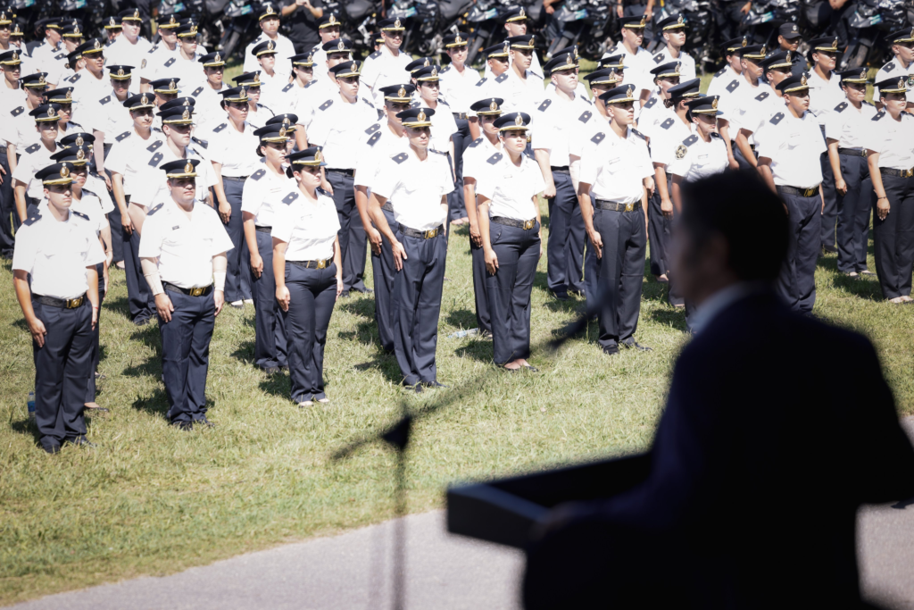 El gobernador bonaerense, Axel Kicillof, encabezó el acto de egreso y toma de juramento de 1.547 nuevos oficiales egresados de la Escuela de Policía Juan Vucetich.