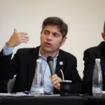 Axel Kicillof participa de la vigilia por Malvinas en Tierra del Fuego El gobernador Axel Kicillof profundiza su agenda federal y participará de dos actos en Tierra del Fuego en conmemoración por el 44° aniversario del inicio de la Guerra de Malvinas.