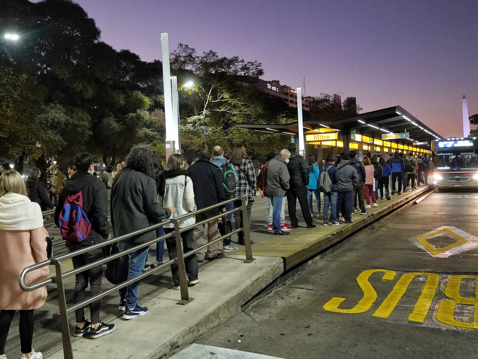 Colectivos del AMBA reducen su frecuencia: los motivos