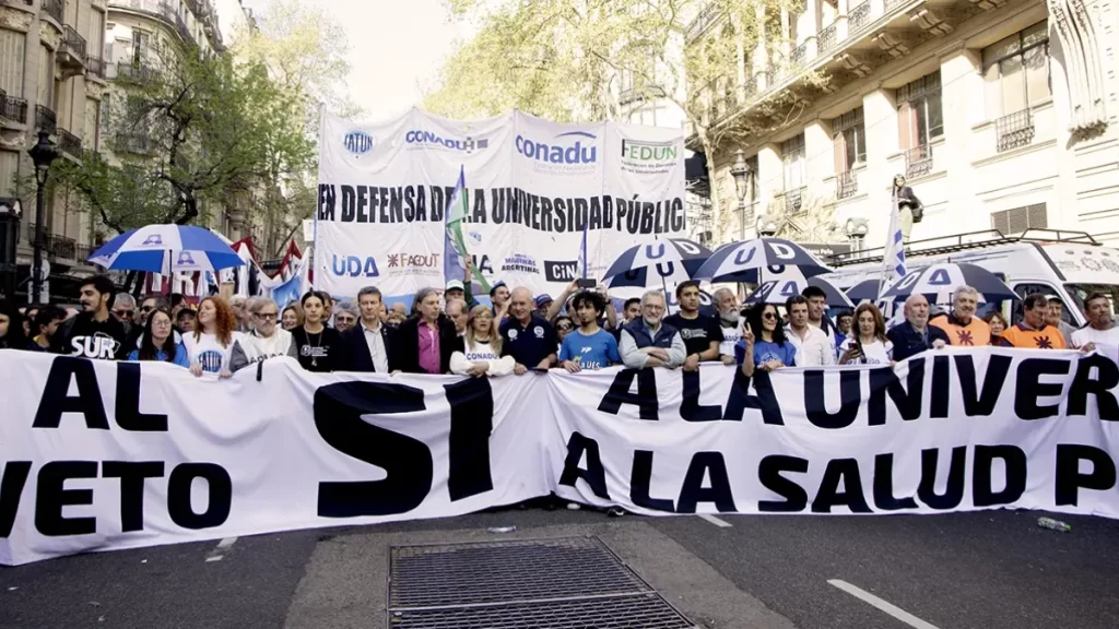 La Justicia ordenó al Gobierno aplicar la ley de Financiamiento Universitario y rechazó la apelación oficial, al considerar bajo su impacto fiscal.