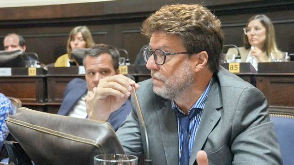 El diputado bonaerense Diego Garciarena articula su iniciativa con el intendente radical Osvaldo Dinápoli para avanzar en la protección del Bosque Encantado de General Belgrano.