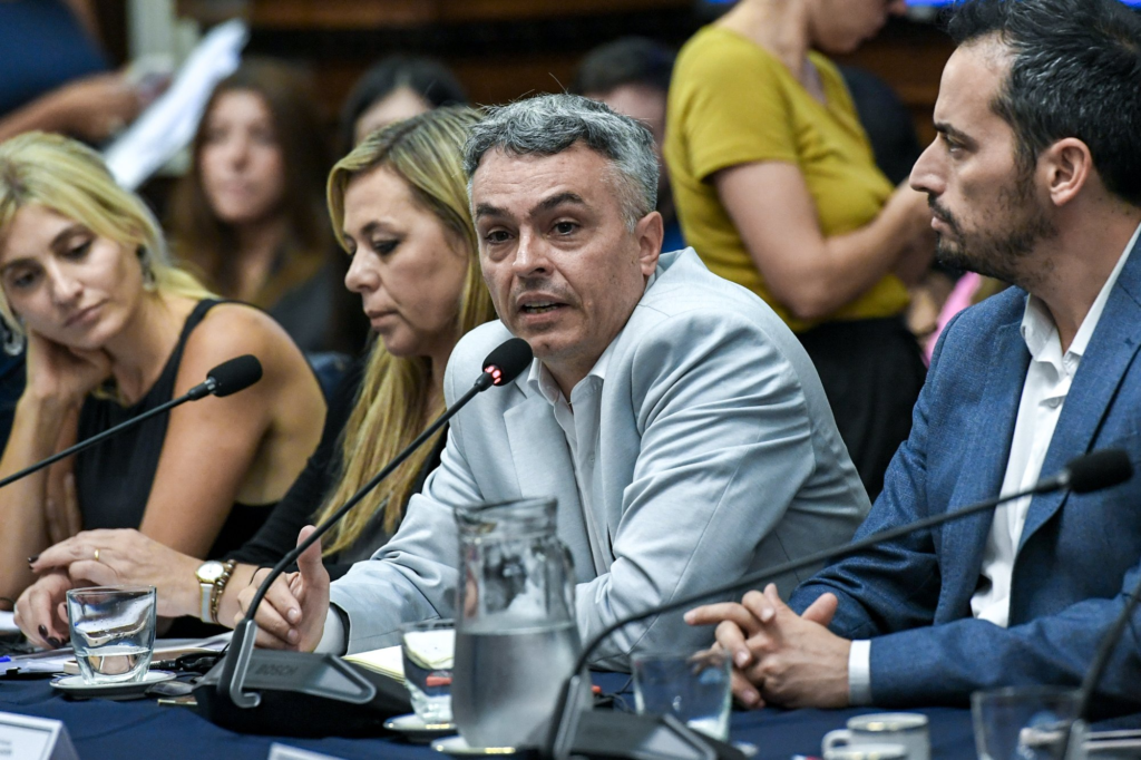 En un nuevo aniversario del 2 de abril, el diputado nacional, Esteban Paulón, pidió al Gobierno nacional de Javier Milei que rechace cualquier explotación petrolera no autorizada en Malvinas.