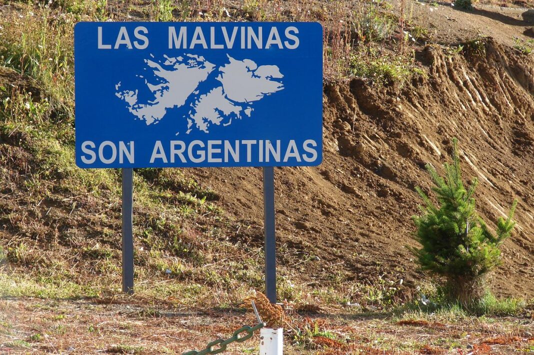 En un nuevo aniversario del 2 de abril, el diputado nacional, Esteban Paulón, pidió al Gobierno nacional de Javier Milei que rechace cualquier explotación petrolera no autorizada en Malvinas.