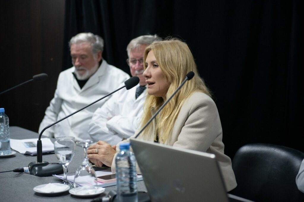 La diputada del radicalismo, Alejandra Lorden, busca que excombatientes participen del acto de promesa de Lealtad a la Bandera Argentina en las escuelas primarias.