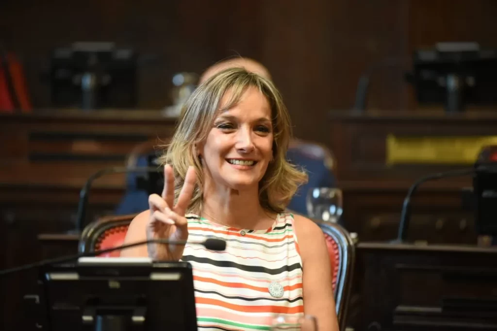
Malena Galmarini respaldó el reclamo del SUTNA por los salarios adeudados y exigió la reapertura de FATE: "La dignidad del trabajo argentino no se negocia". 