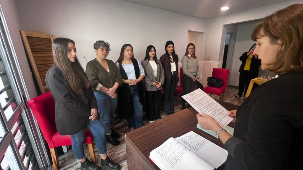 Colegios profesionales: la entidad que nuclea a las obstétricas advirtieron que los viáticos no constituyen "remuneraciones ni beneficios permanentes".