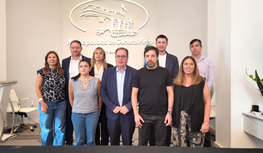 La senadora Valeria Arata participó del Pre-CoSaPro en General Pinto junto al ministro Nicolás Kreplak y autoridades regionales, donde analizó la presión sobre el sistema sanitario.