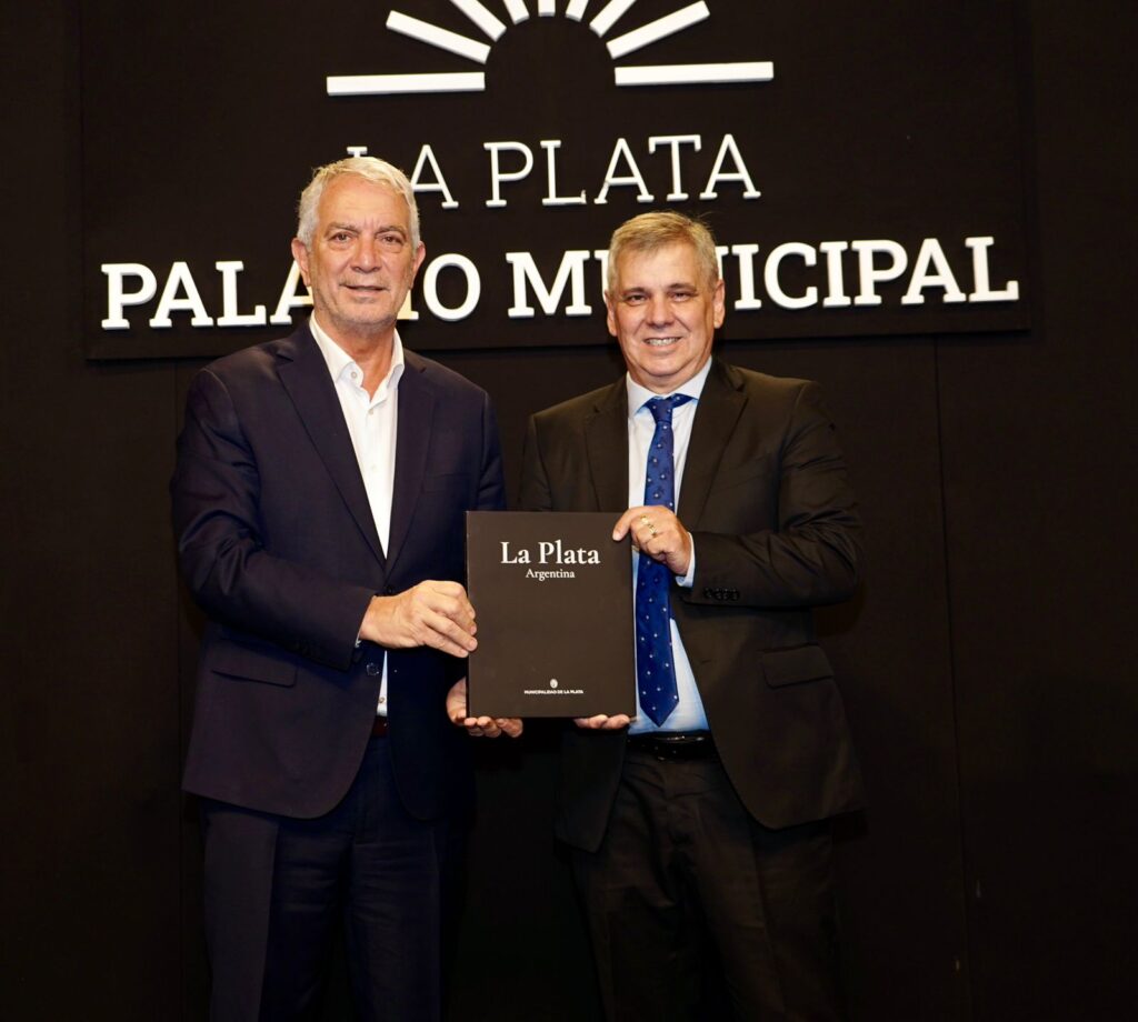 El intendente de Chivilcoy, Guillermo Britos, se reunió con su par de La Plata, Julio Alak. Ambos coincidieron en que Nación debe crear un nuevo Pacto Fiscal.