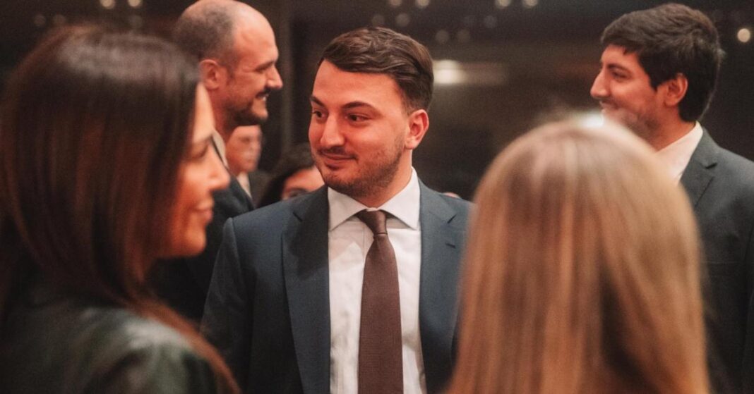 El diputado bonaerense de La Libertad Avanza (LLA), Agustín Romo, salió a minimizar el escándalo de los prestamos del Banco Nación a funcionarios libertarios.