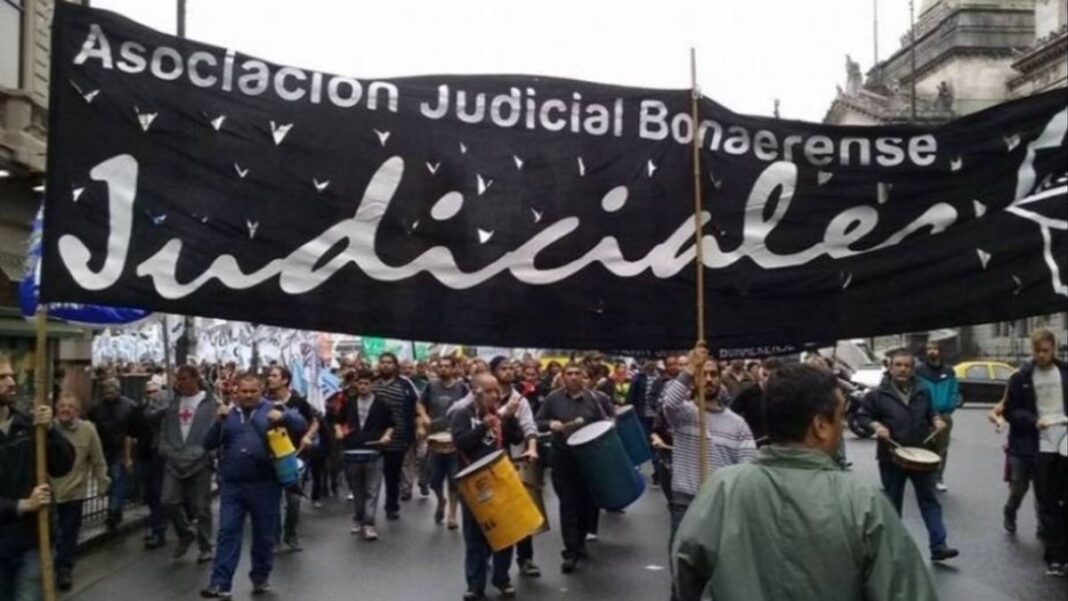 La AJB convocó una nueva jornada de protestas en los 20 departamentos con el objetivo de visibilizar el deterioro de las condiciones laborales.
